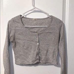 Brandy Melville - Long Sleeve Button Up Crop Top